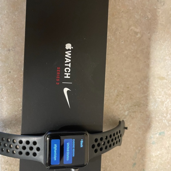 Nike Apple Watch - Picture 1 of 4